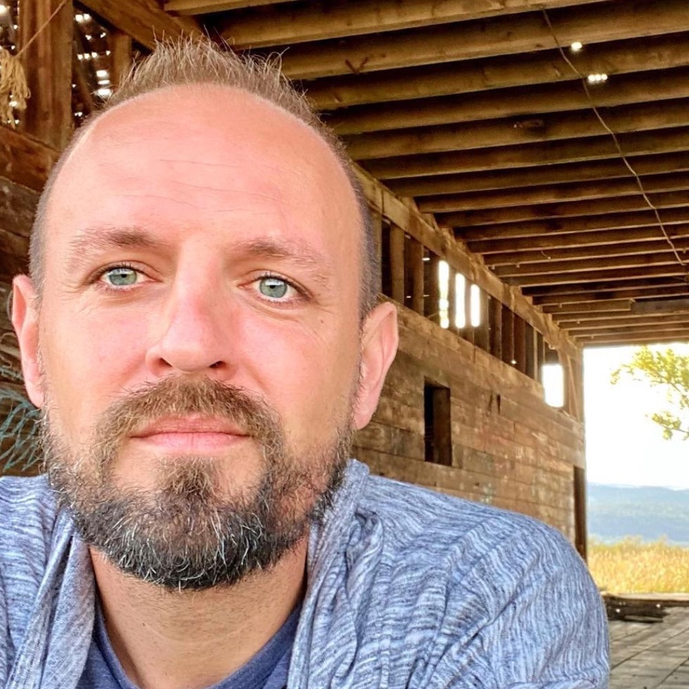 Meet your Posher, Adam